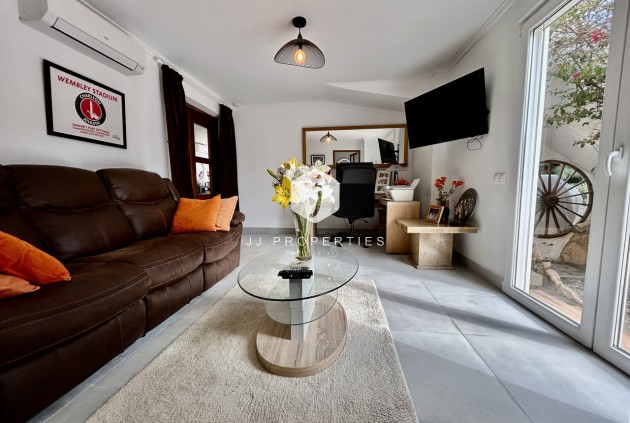 Aus zweiter Hand - Villa -
Cabo Roig - Costa Blanca