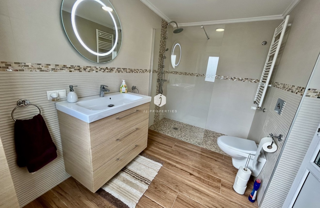 Aus zweiter Hand - Villa -
Cabo Roig - Costa Blanca