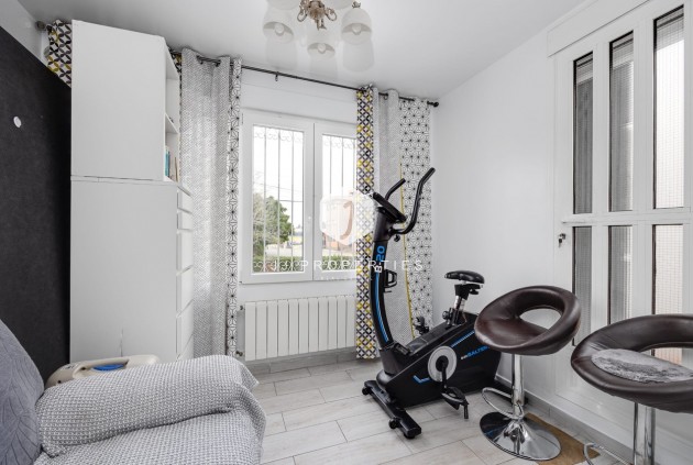 Tweedehands - Chalet -
Torrevieja - Costa Blanca