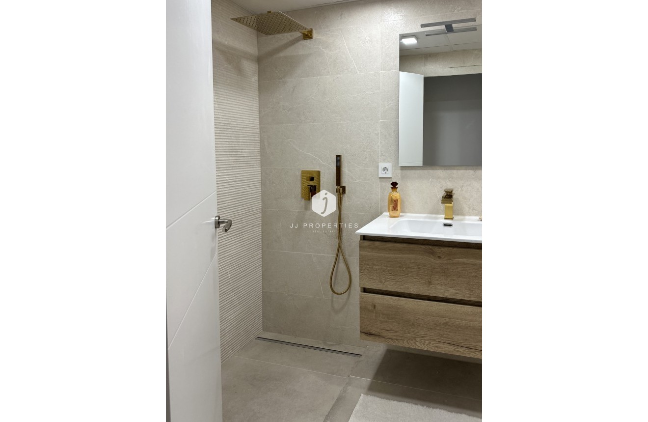 Tweedehands - Appartement / flat -
Torrevieja - Costa Blanca