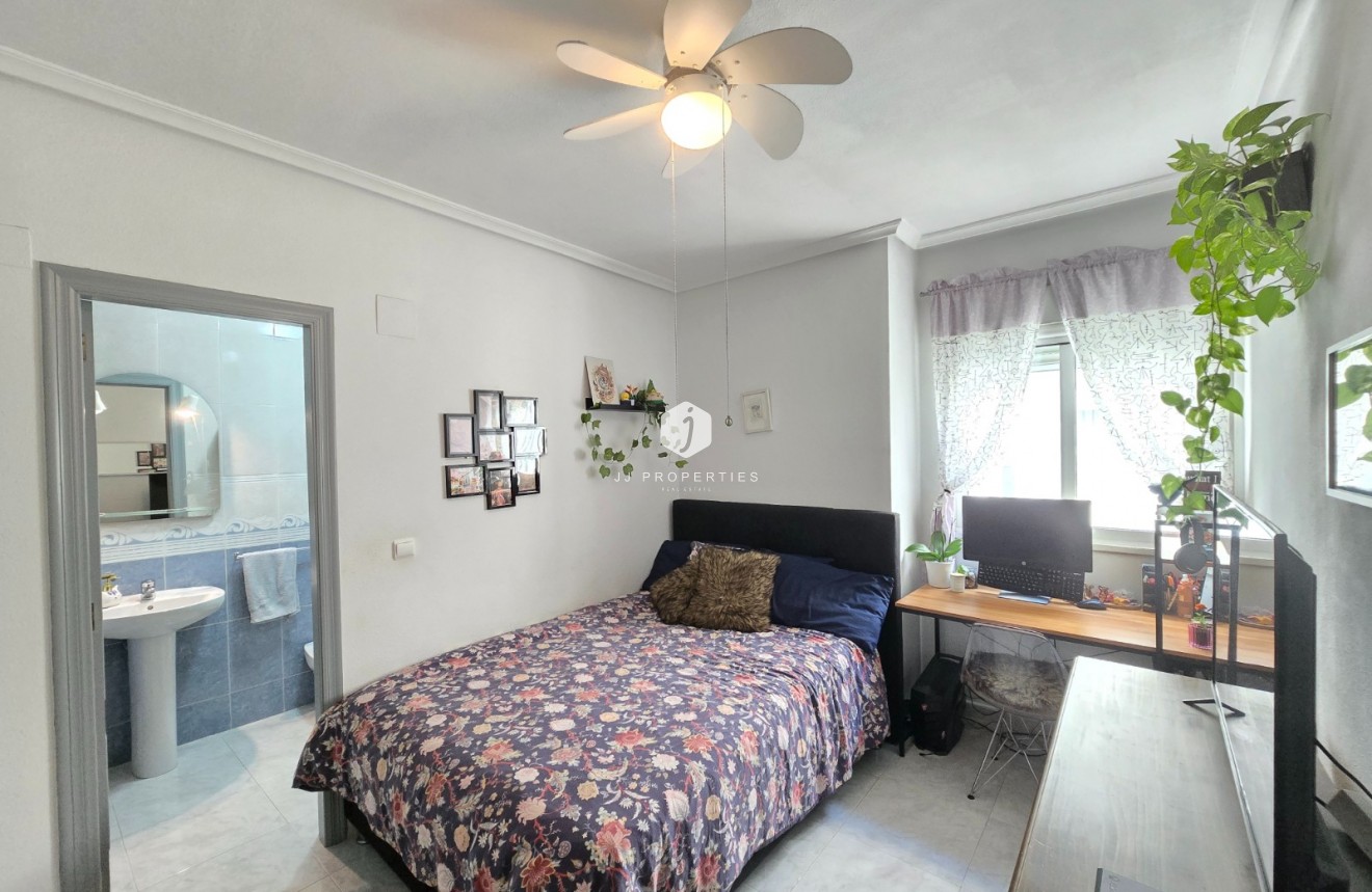 Tweedehands - Appartement / flat -
Los Montesinos *