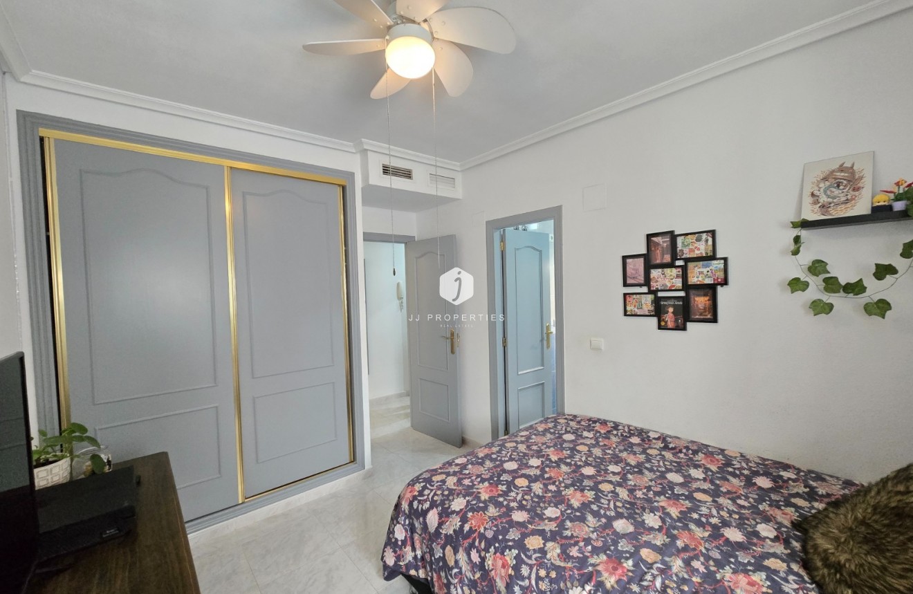 Tweedehands - Appartement / flat -
Los Montesinos *