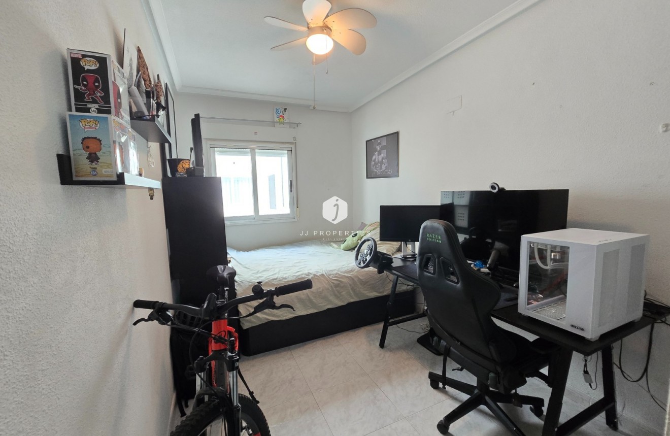 Tweedehands - Appartement / flat -
Los Montesinos *