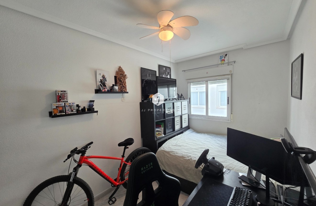 Tweedehands - Appartement / flat -
Los Montesinos *