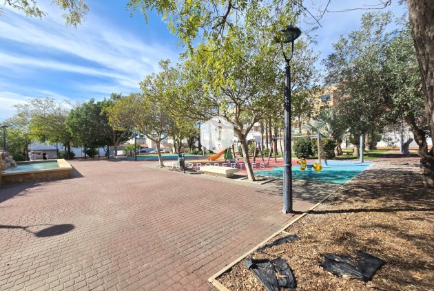 Tweedehands - Appartement / flat -
Los Montesinos *