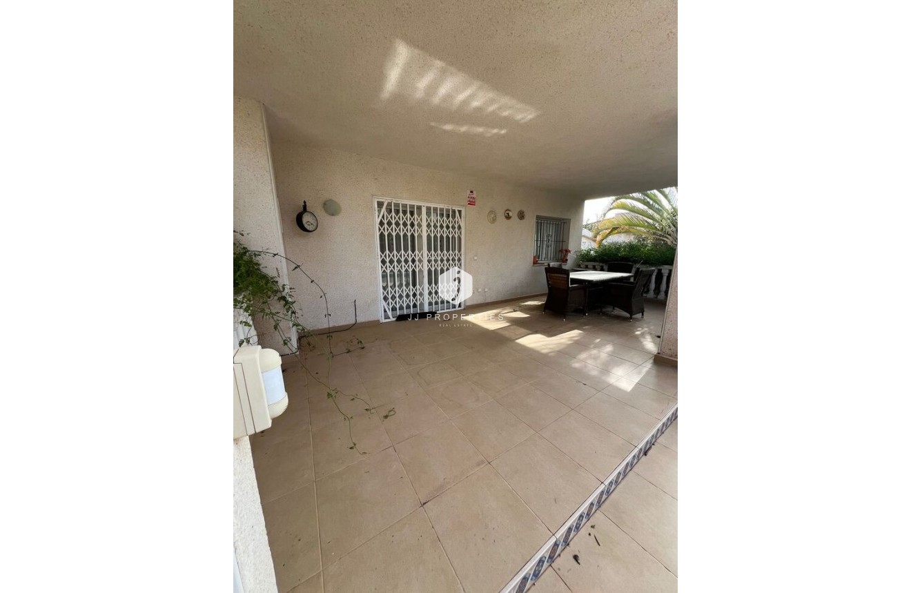 Z drugiej ręki - Villa -
Playa Flamenca