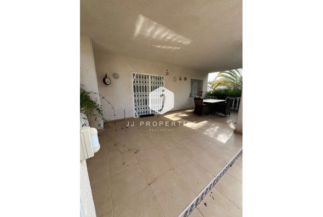 Z drugiej ręki - Villa -
Playa Flamenca