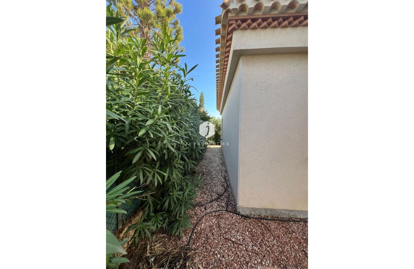 Z drugiej ręki - Villa -
Playa Flamenca