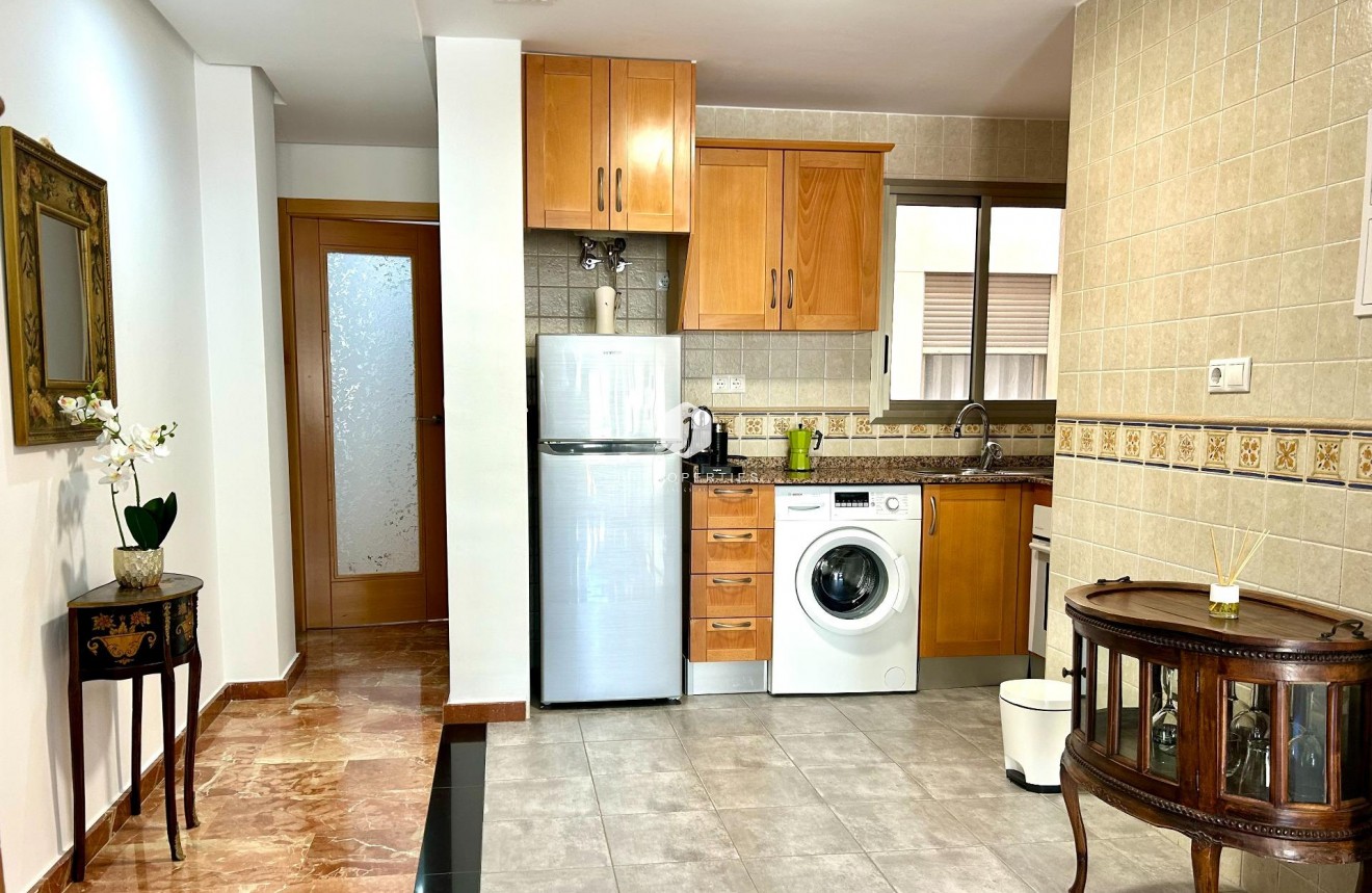 Tweedehands - Appartement / flat -
Torrevieja - Centro