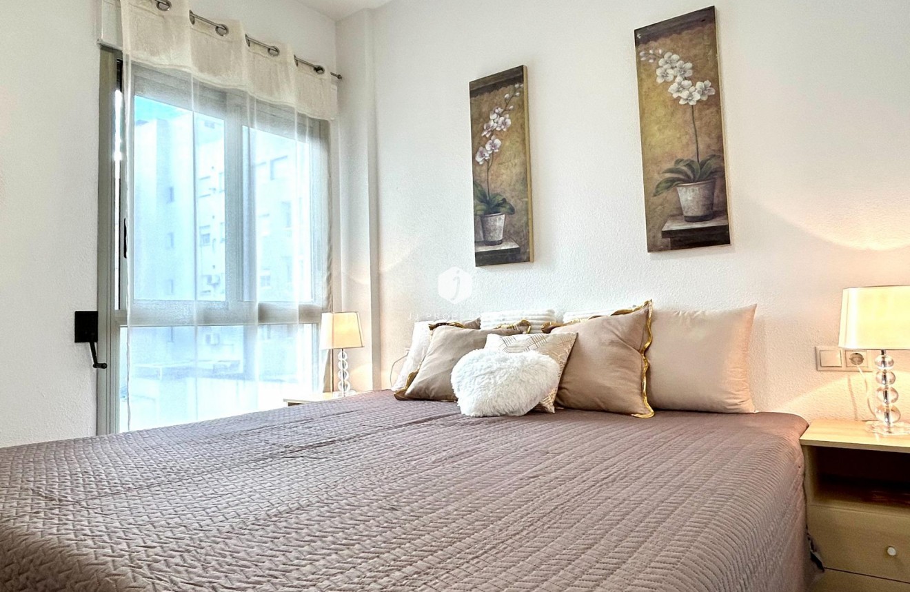 Tweedehands - Appartement / flat -
Torrevieja - Centro