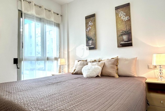 Tweedehands - Appartement / flat -
Torrevieja - Centro