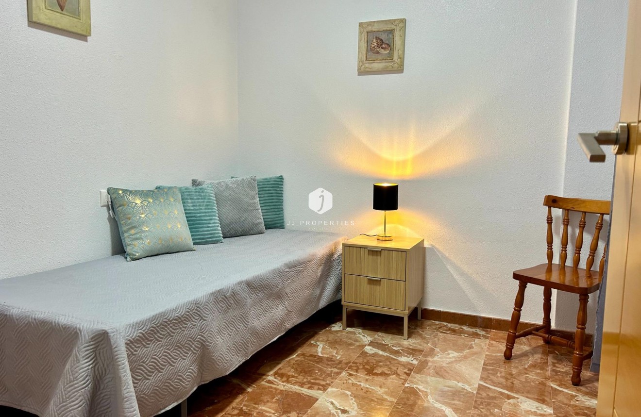 Tweedehands - Appartement / flat -
Torrevieja - Centro