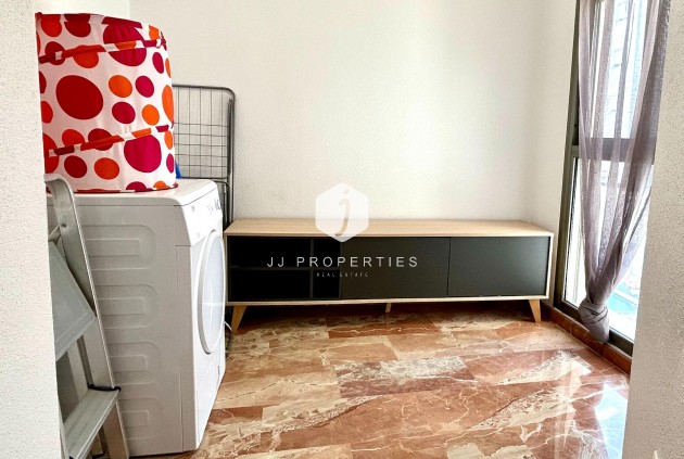 Tweedehands - Appartement / flat -
Torrevieja - Centro