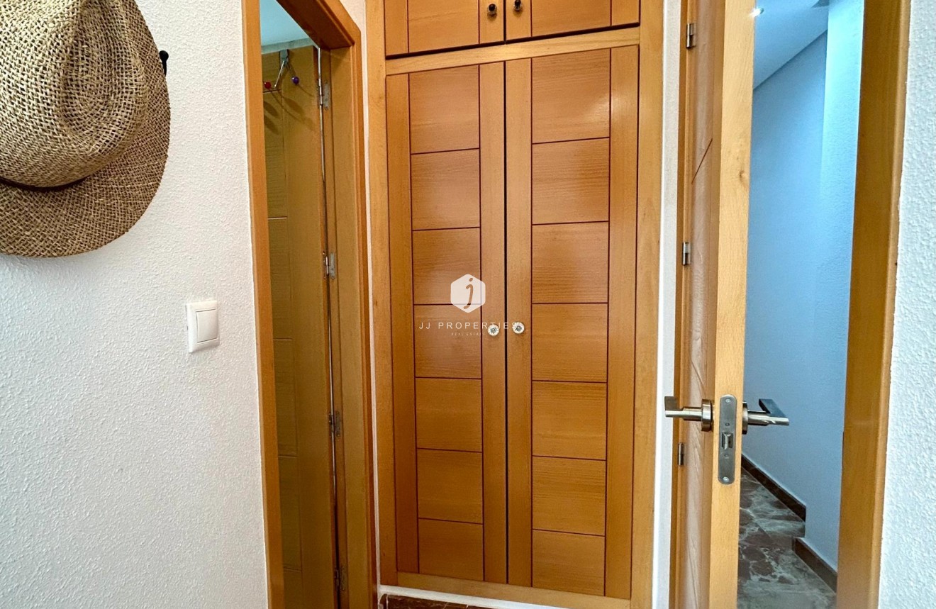 Tweedehands - Appartement / flat -
Torrevieja - Centro