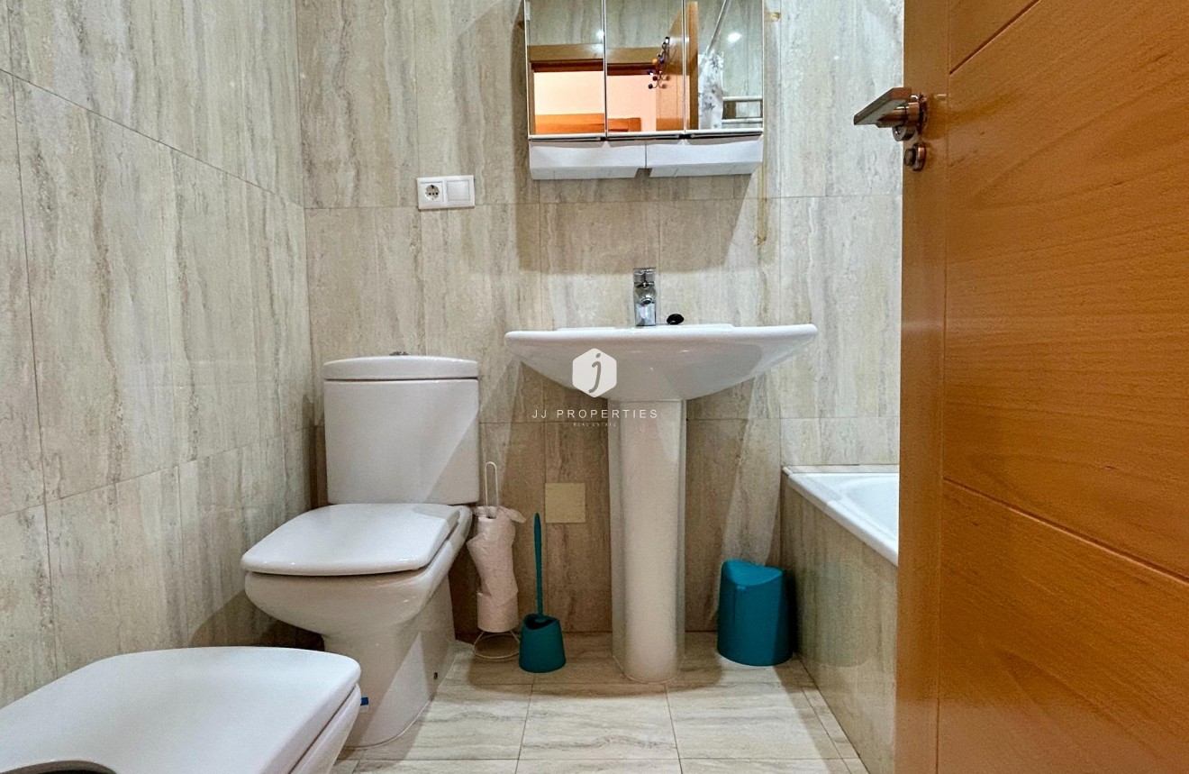 Tweedehands - Appartement / flat -
Torrevieja - Centro