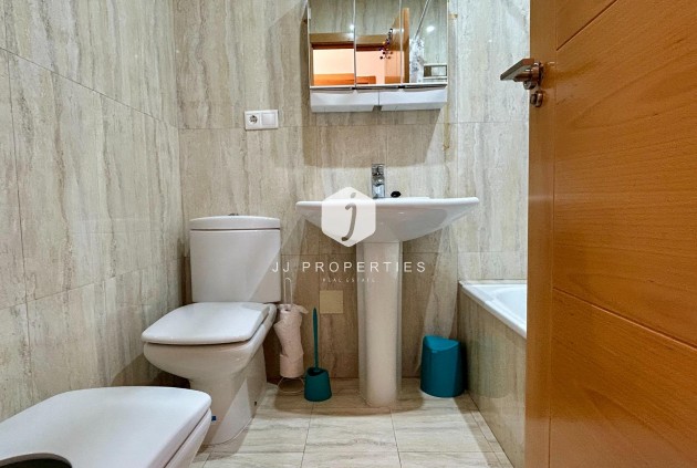 Tweedehands - Appartement / flat -
Torrevieja - Centro