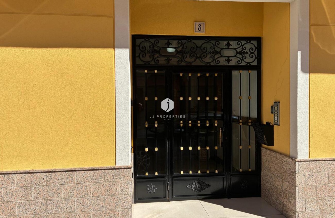 Tweedehands - Appartement / flat -
Almoradí - Costa Blanca