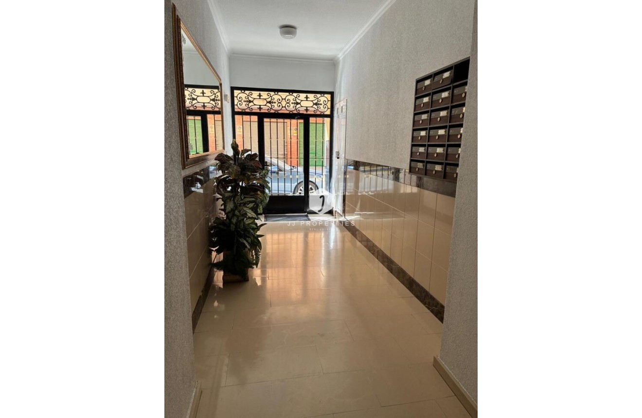 Tweedehands - Appartement / flat -
Almoradí - Costa Blanca