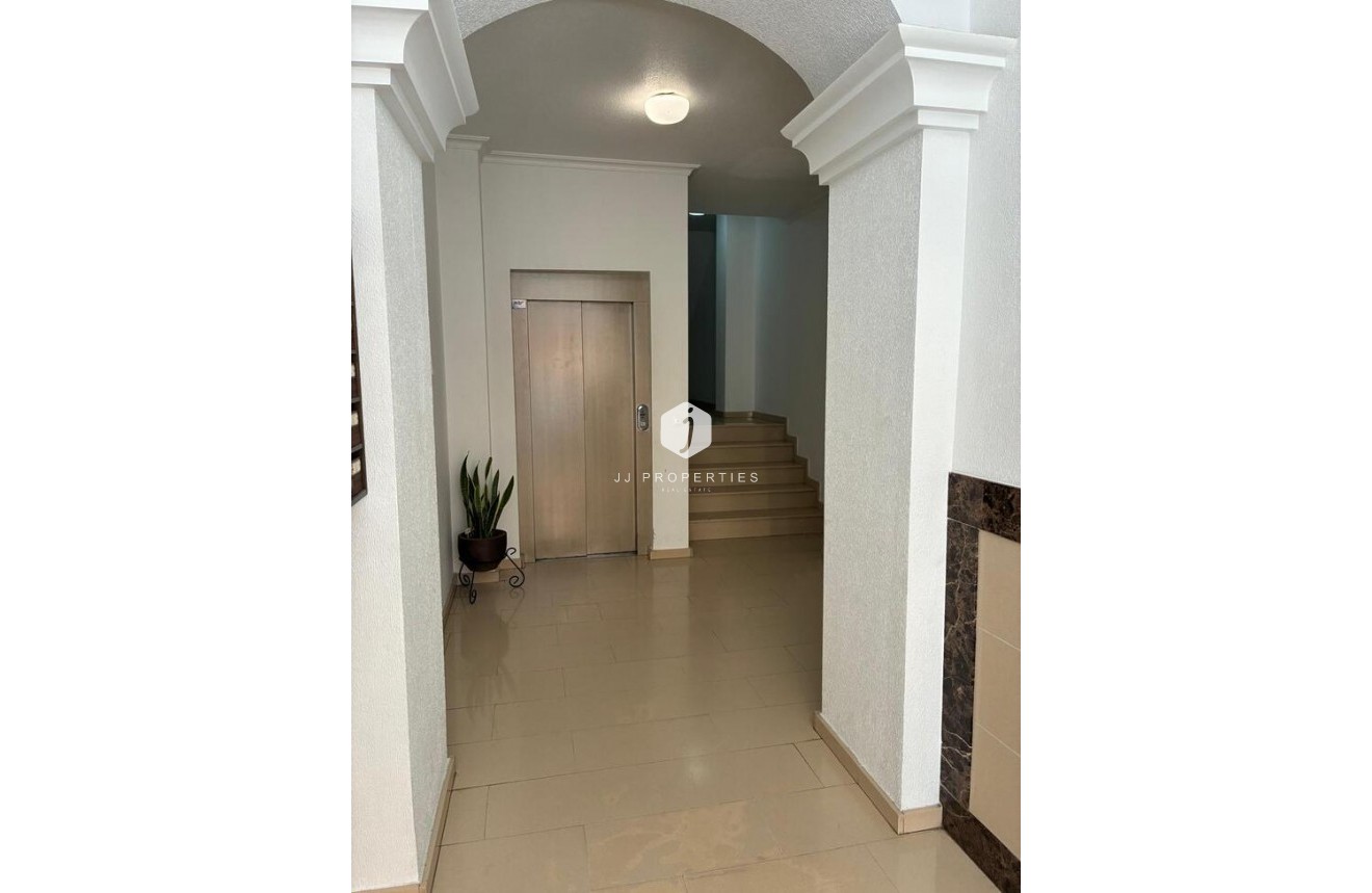 Tweedehands - Appartement / flat -
Almoradí - Costa Blanca