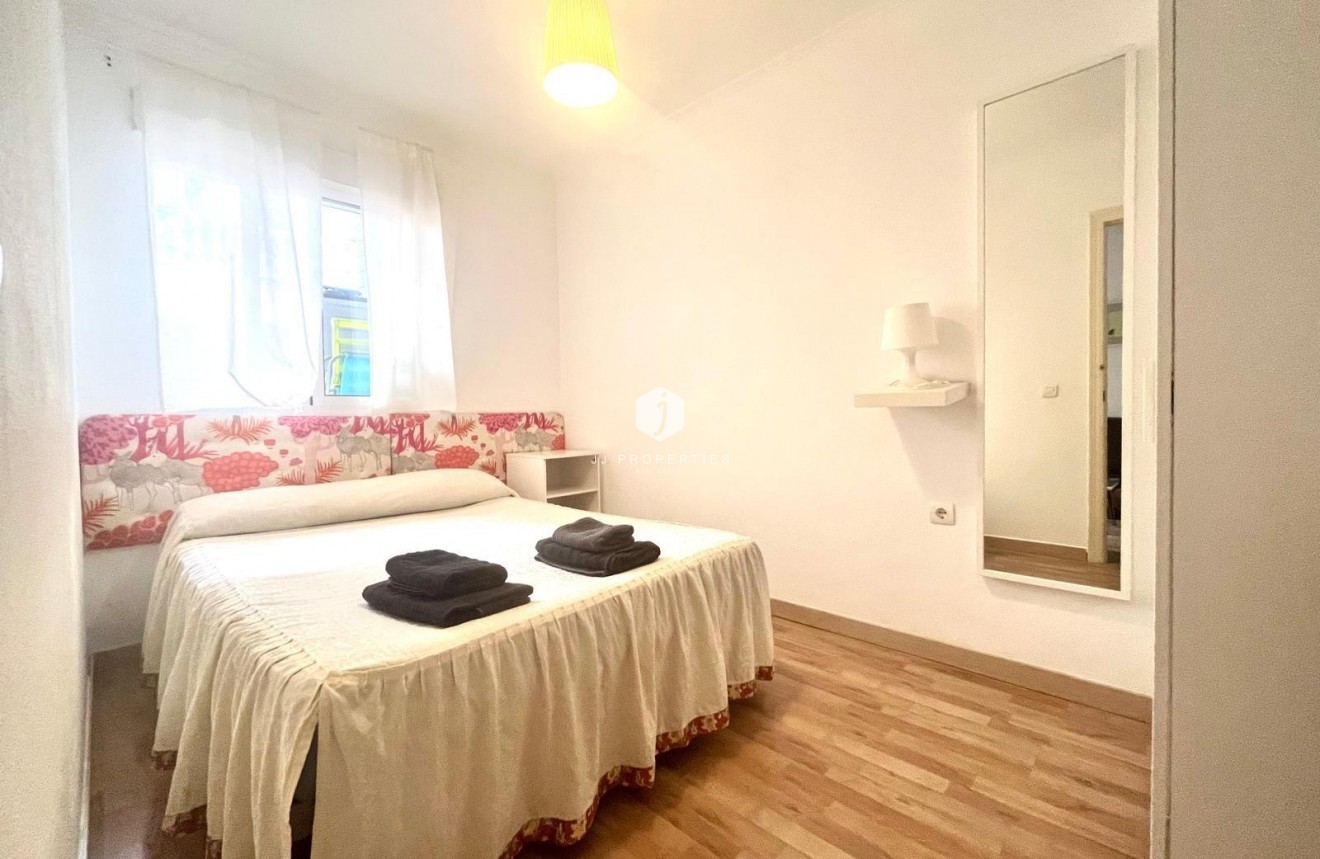 Tweedehands - Appartement / flat -
Torrevieja - Acequion