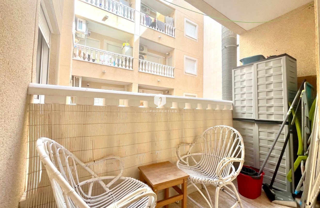 Tweedehands - Appartement / flat -
Torrevieja - Acequion