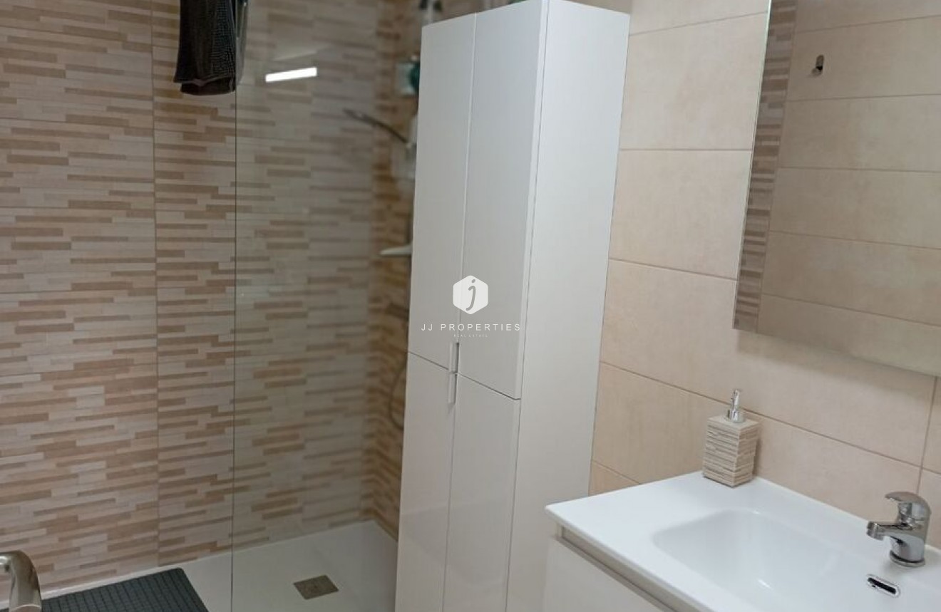 Tweedehands - duplex -
Daya Vieja - Costa Blanca