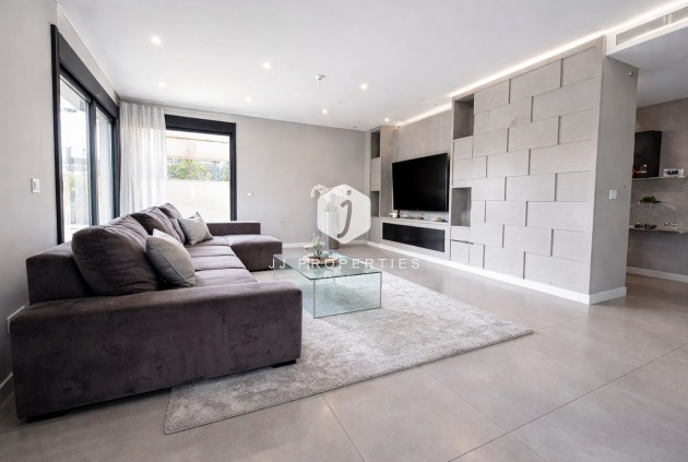 Resale - Villa -
Los Balcones - Costa Blanca