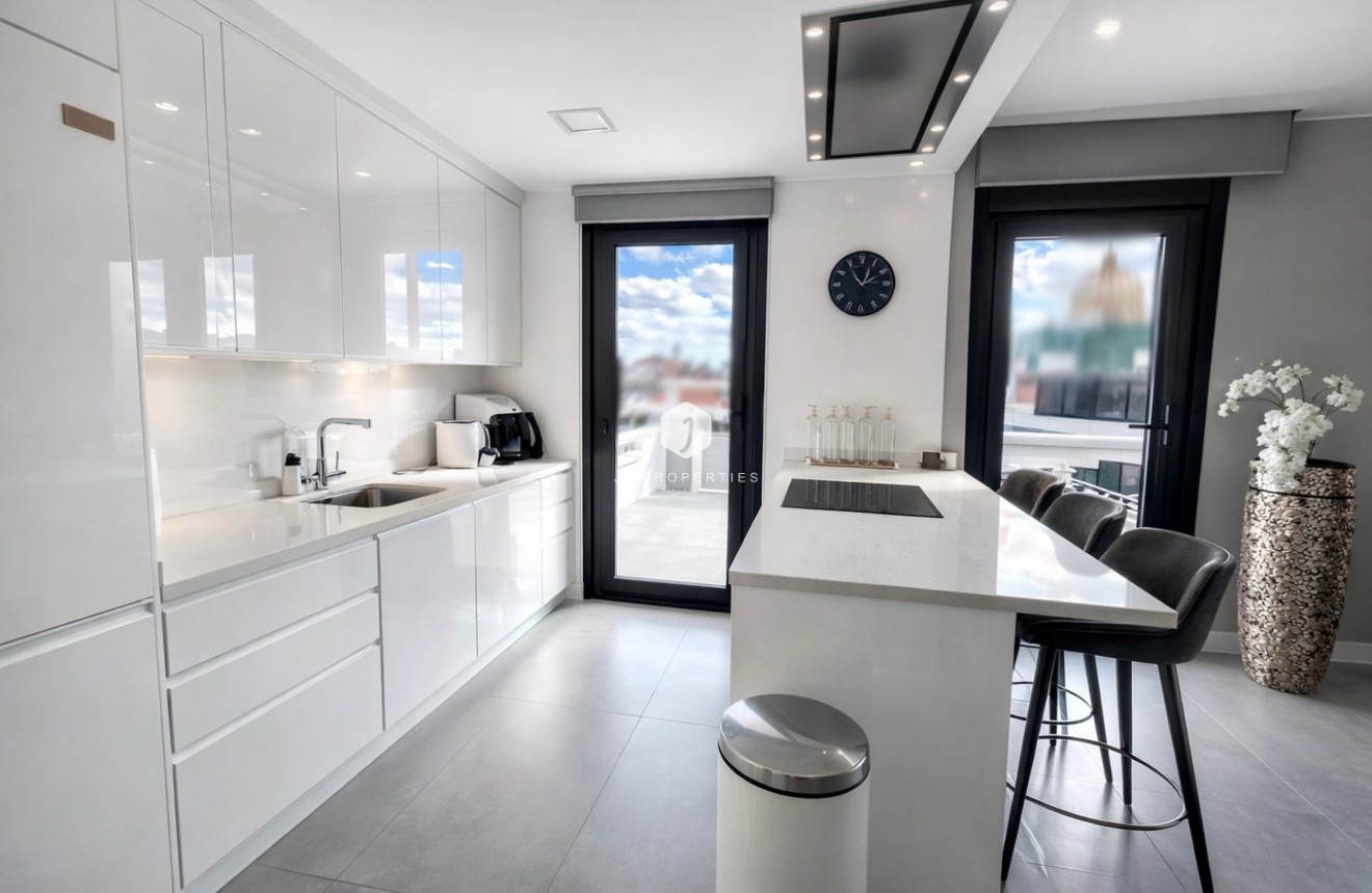 Resale - Villa -
Los Balcones - Costa Blanca