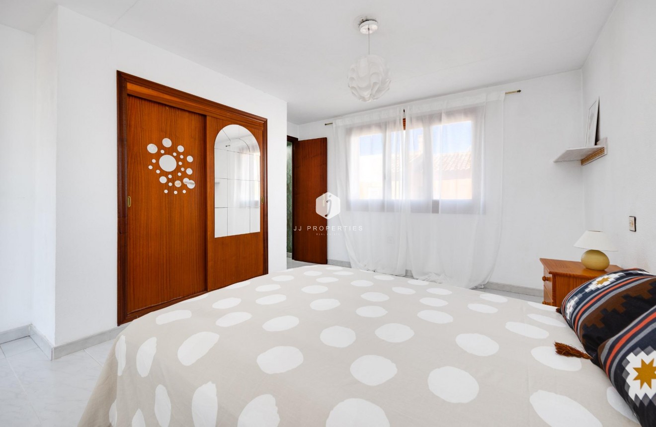 D'occasion - Chalet -
Torrevieja - Nueva Torrevieja