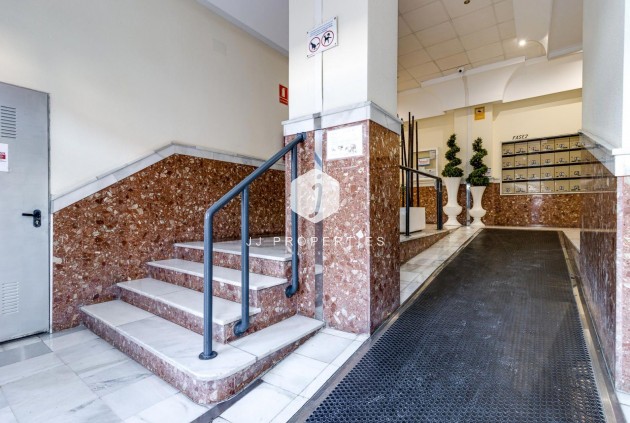 D'occasion - Appartement -
Torrevieja - Centro