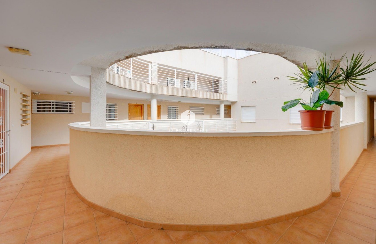 D'occasion - Appartement -
Torrevieja - Centro