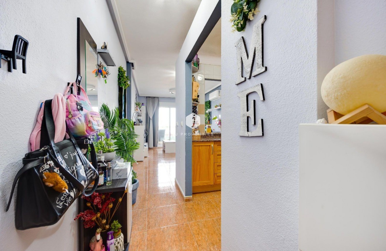 D'occasion - Appartement -
Torrevieja - Centro