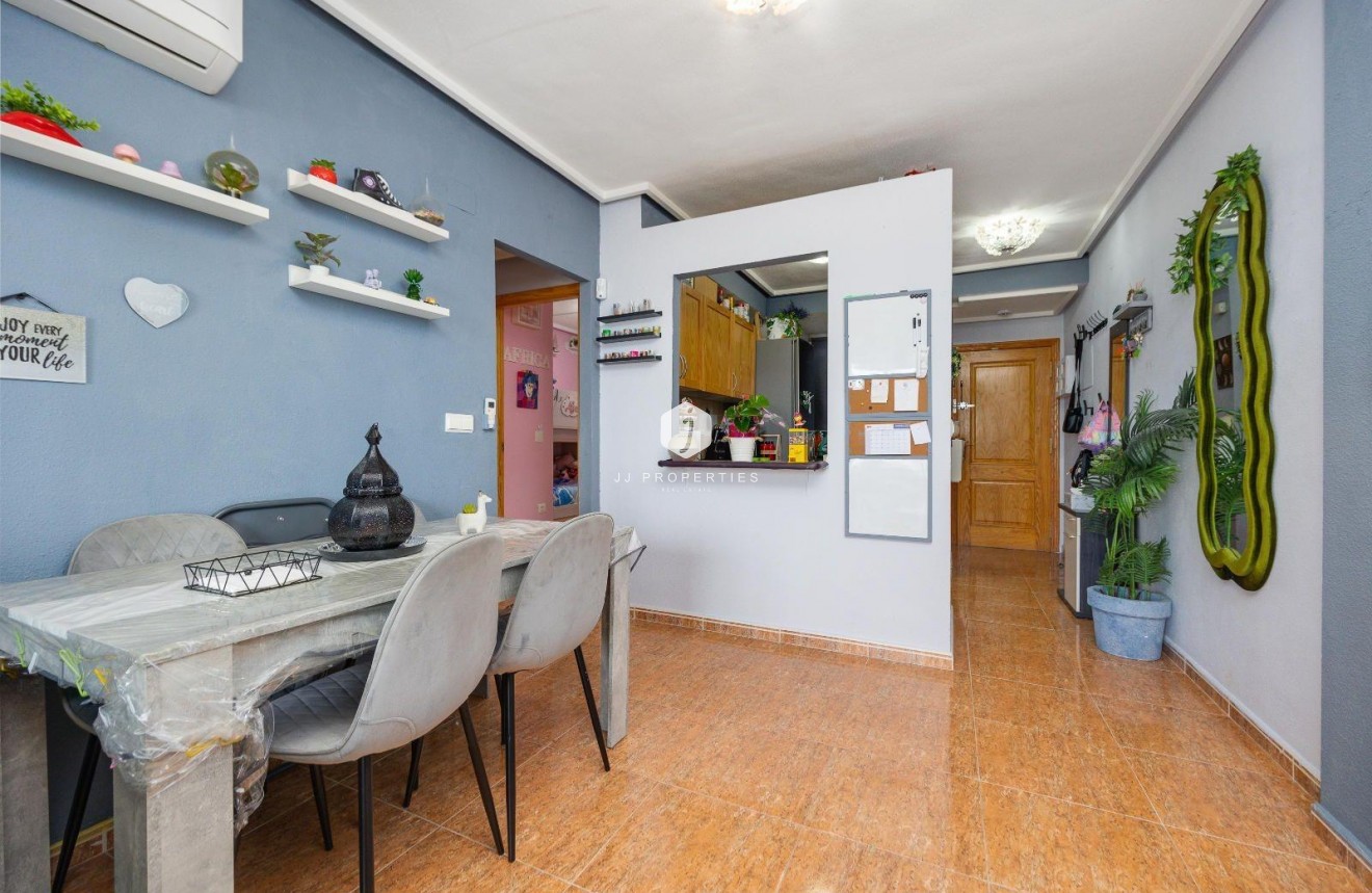 D'occasion - Appartement -
Torrevieja - Centro