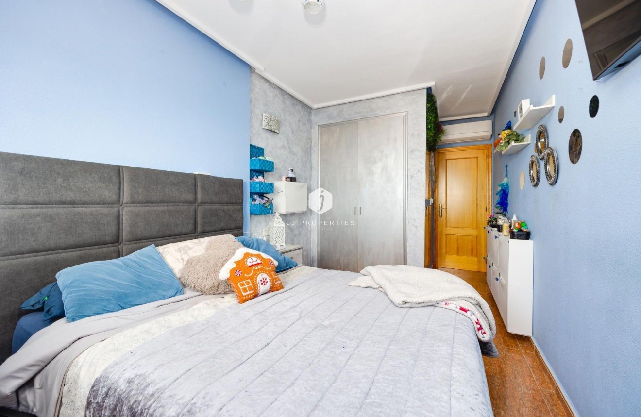 D'occasion - Appartement -
Torrevieja - Centro