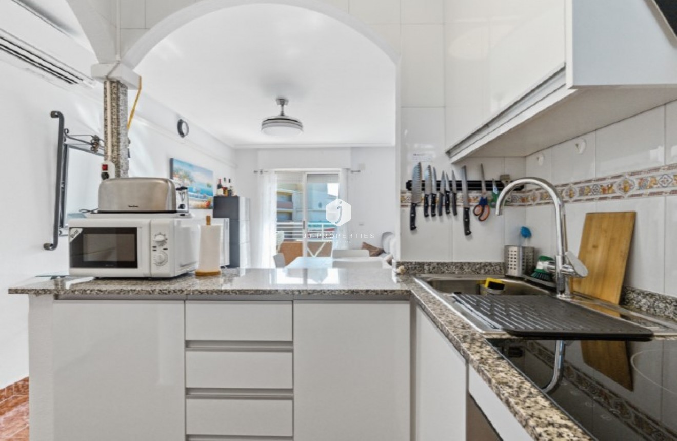 Z drugiej ręki - Mieszkanie w bloku -
Torrevieja - Costa Blanca