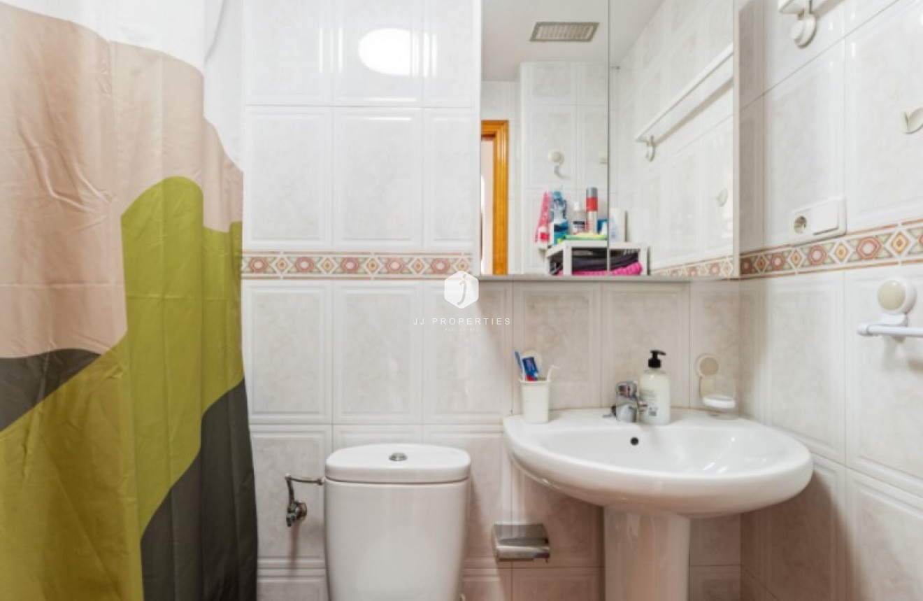 Z drugiej ręki - Mieszkanie w bloku -
Torrevieja - Costa Blanca