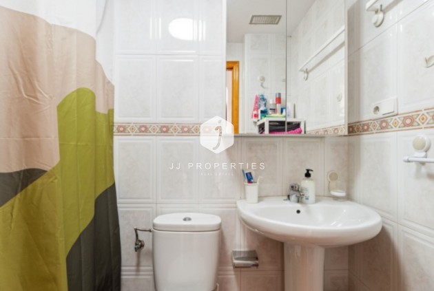 Z drugiej ręki - Mieszkanie w bloku -
Torrevieja - Costa Blanca