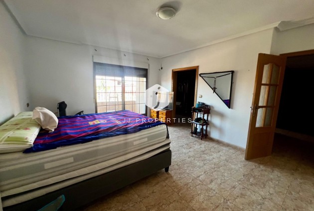 Resale - Apartment / flat -
Rojales