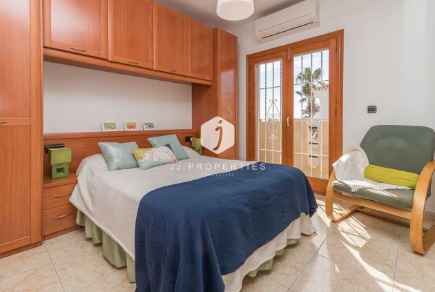 Resale - Chalet -
Orihuela Costa - Playa Flamenca