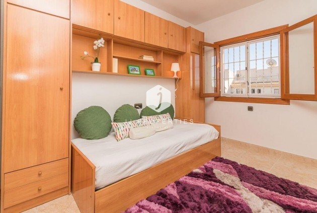 Resale - Chalet -
Orihuela Costa - Playa Flamenca