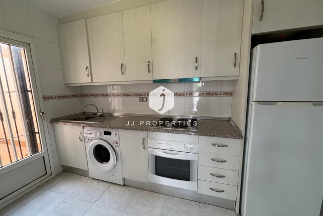 Segunda mano - Bungalow -
Torrevieja - La Siesta - El Salado - Torreta