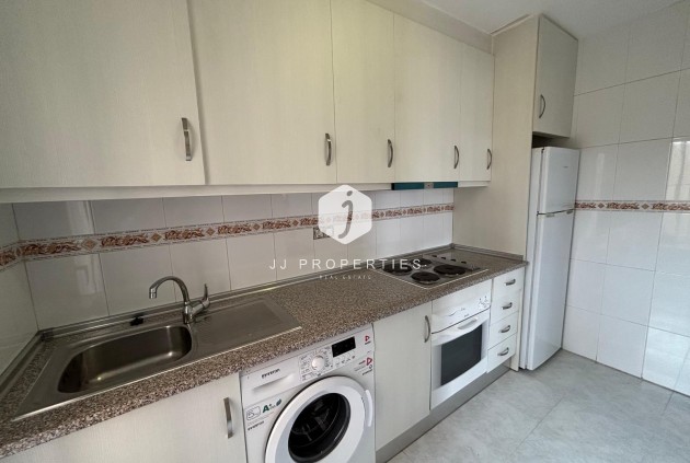 Segunda mano - Bungalow -
Torrevieja - La Siesta - El Salado - Torreta