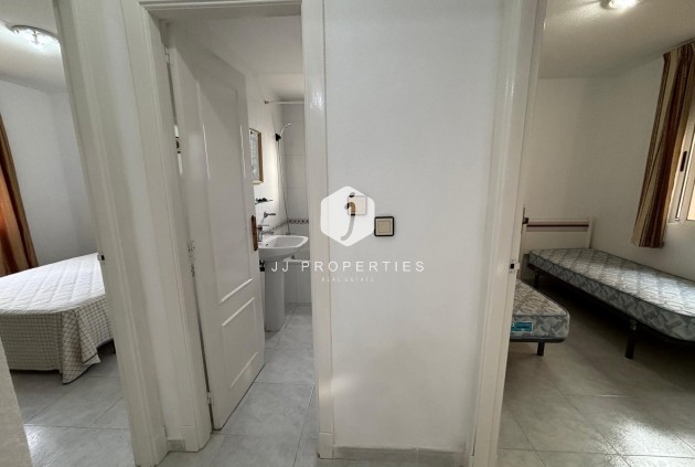 Segunda mano - Bungalow -
Torrevieja - La Siesta - El Salado - Torreta