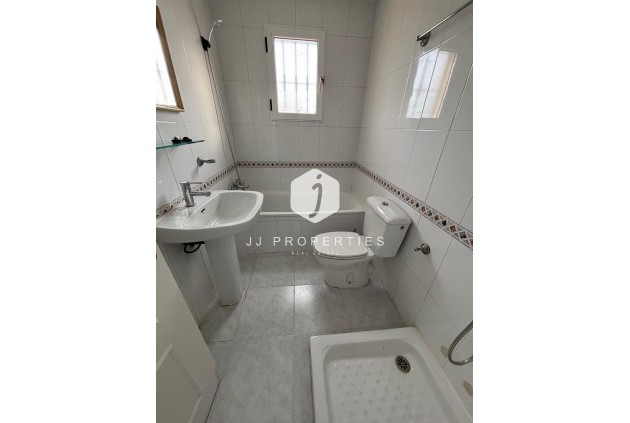 Segunda mano - Bungalow -
Torrevieja - La Siesta - El Salado - Torreta