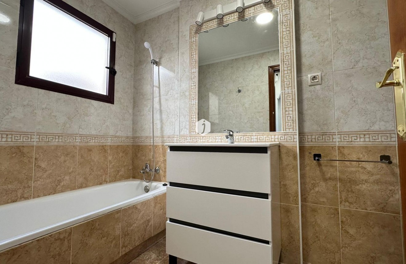 Aus zweiter Hand - Wohnung -
Orihuela Costa - Campoamor