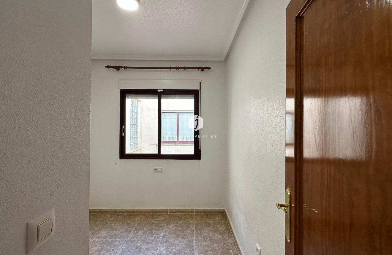 Aus zweiter Hand - Wohnung -
Orihuela Costa - Campoamor