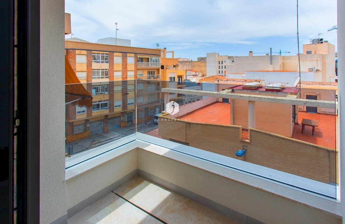 Resale - Apartment / flat -
Torrevieja - Playa del Cura