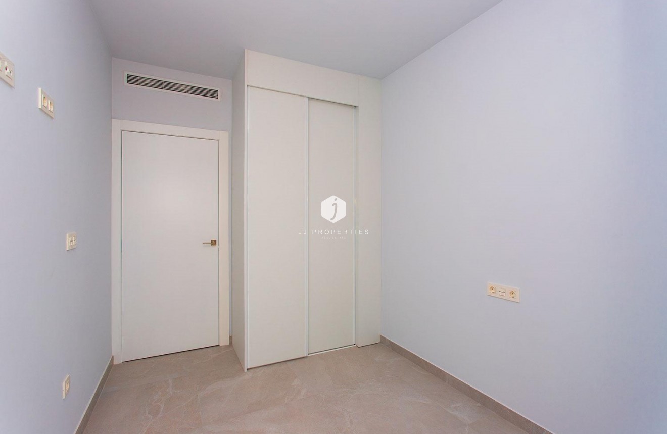 Resale - Apartment / flat -
Torrevieja - Playa del Cura
