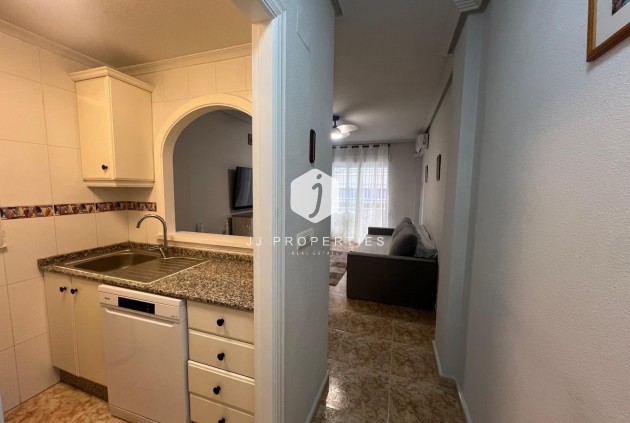 Tweedehands - Appartement / flat -
Torrevieja - Centro