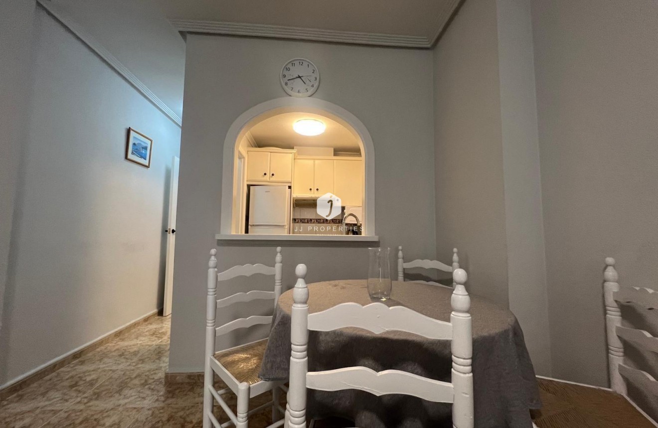 Tweedehands - Appartement / flat -
Torrevieja - Centro